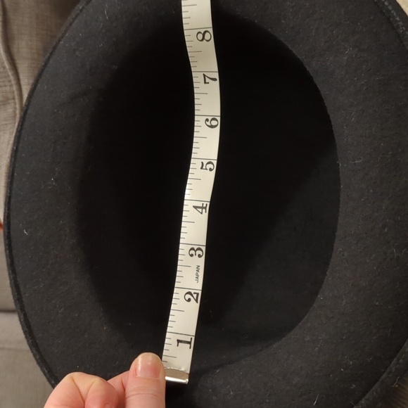 Vintage black hat with lace bow - Picture 7 of 7